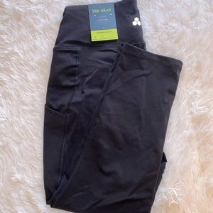 Black Tek Gear Capri’s